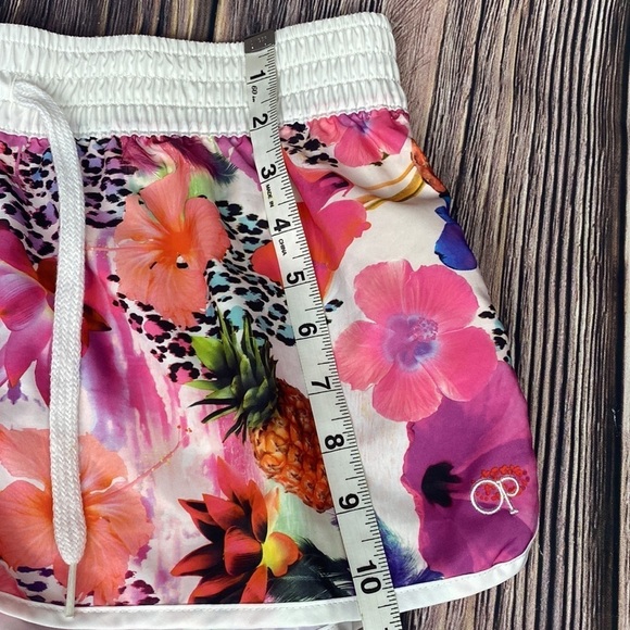 Op Woman’s Swim Shots - Picture 7 of 8